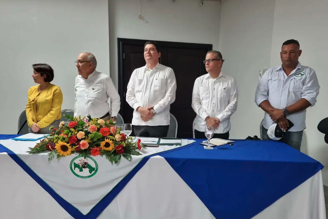 Estrella Azul 5 | XXVI Congreso Nacional Lechero “Rentabilidad y Tecnología, el Reto del Sector Lácteo.