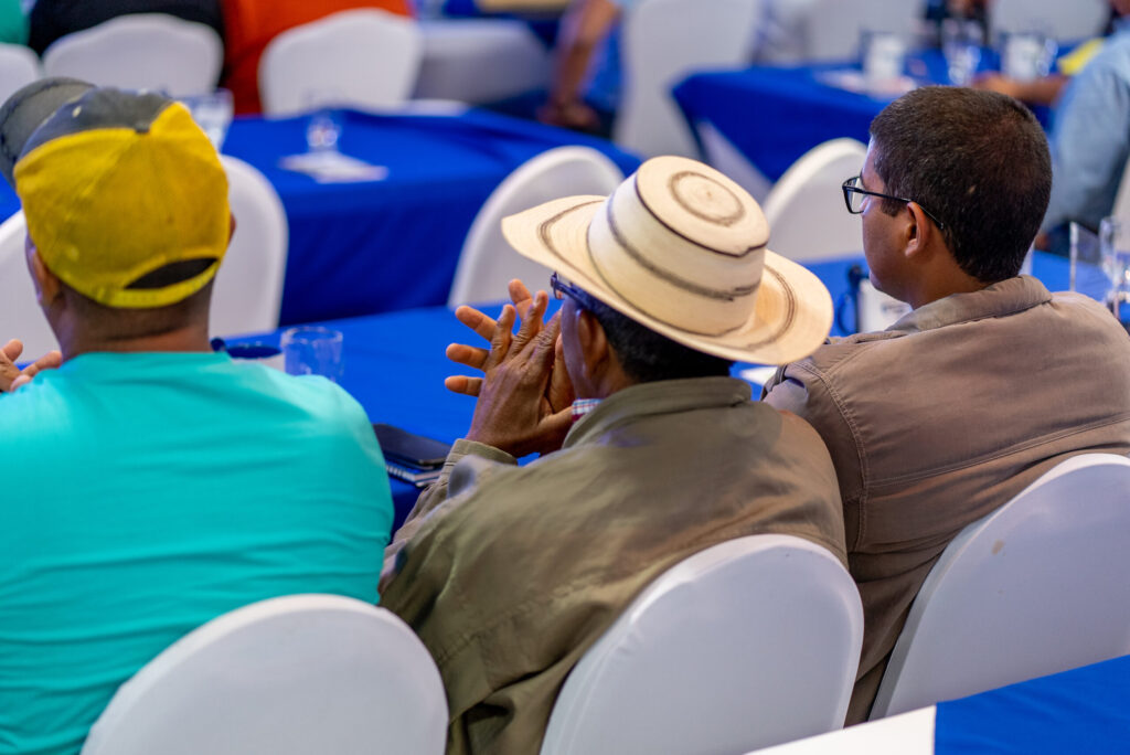 DSC00134 scaled 1 | De la Mano con el Productor de Leche Nacional