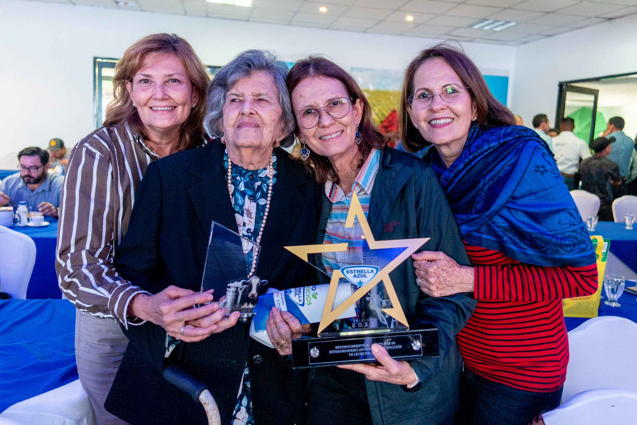 DSC00537 scaled 1 | De la Mano con el Productor de Leche Nacional