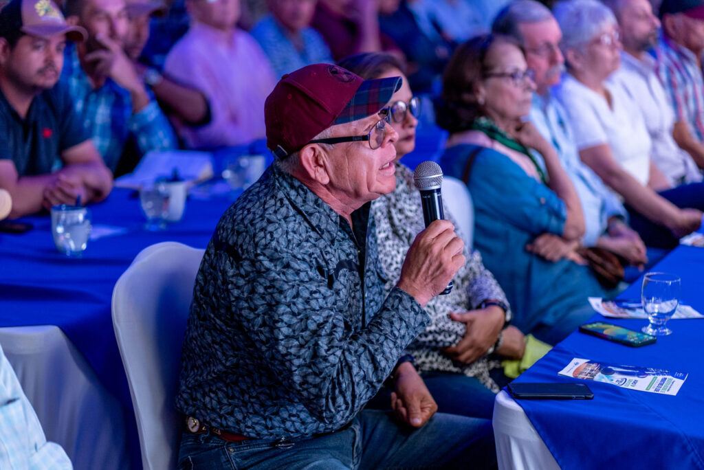 DSC09658 scaled 1 | De la Mano con el Productor de Leche Nacional