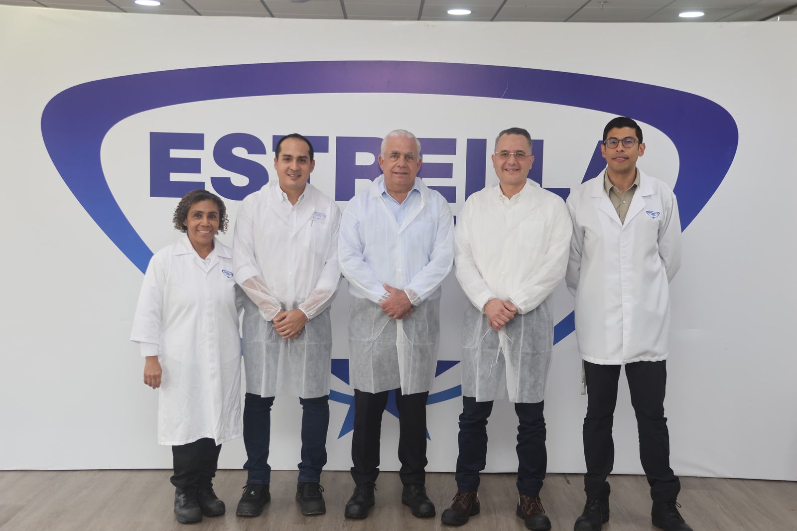 VISITA DEL MINISTRO ROBERTO LINARES A ESTRELLA AZUL