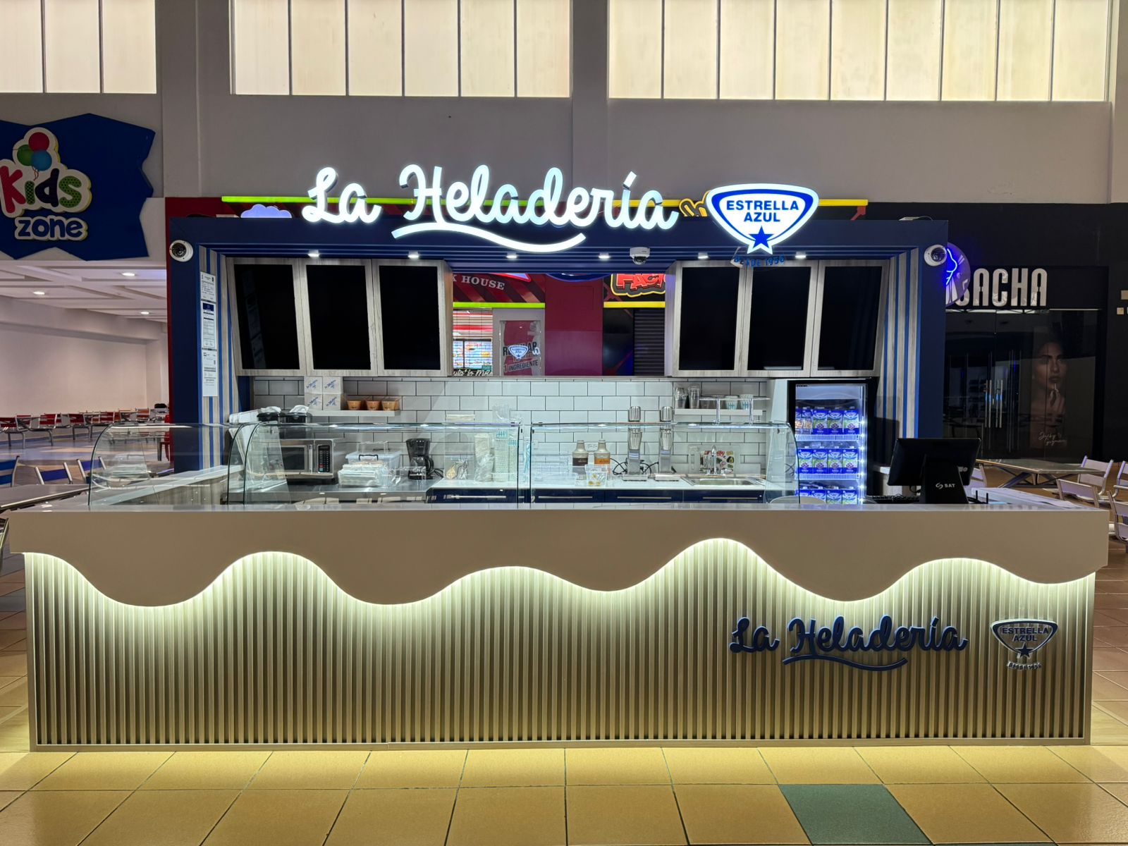 INAUGURAMOS LA HELADERÍA ESTRELLA AZUL, NUESTRA PRIMERA HELADERIA EN PANAMÁ